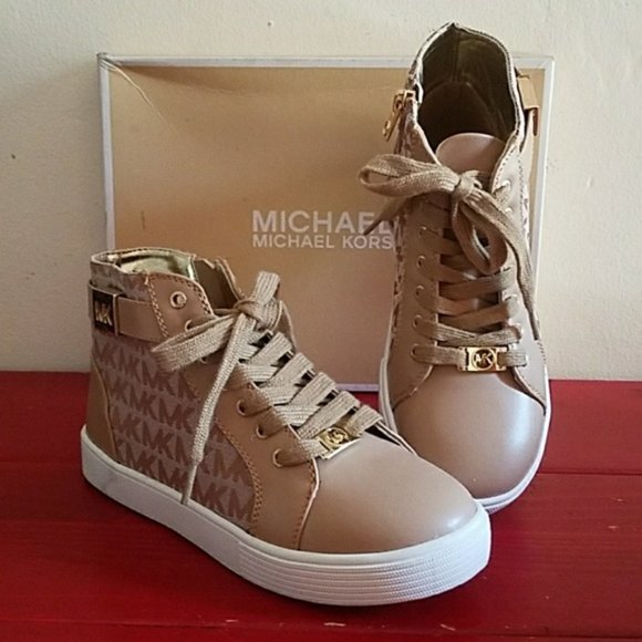 Michael Kors Shoes - Picture 2 of 2